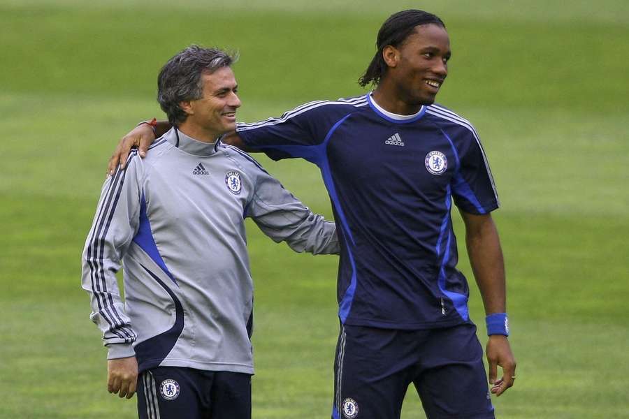 Drogba e Mourinho lado a lado no Chelsea