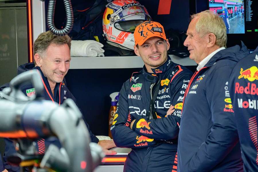 Christian Horner, Max Verstappen y Helmut Marko, de izquierda a derecha.