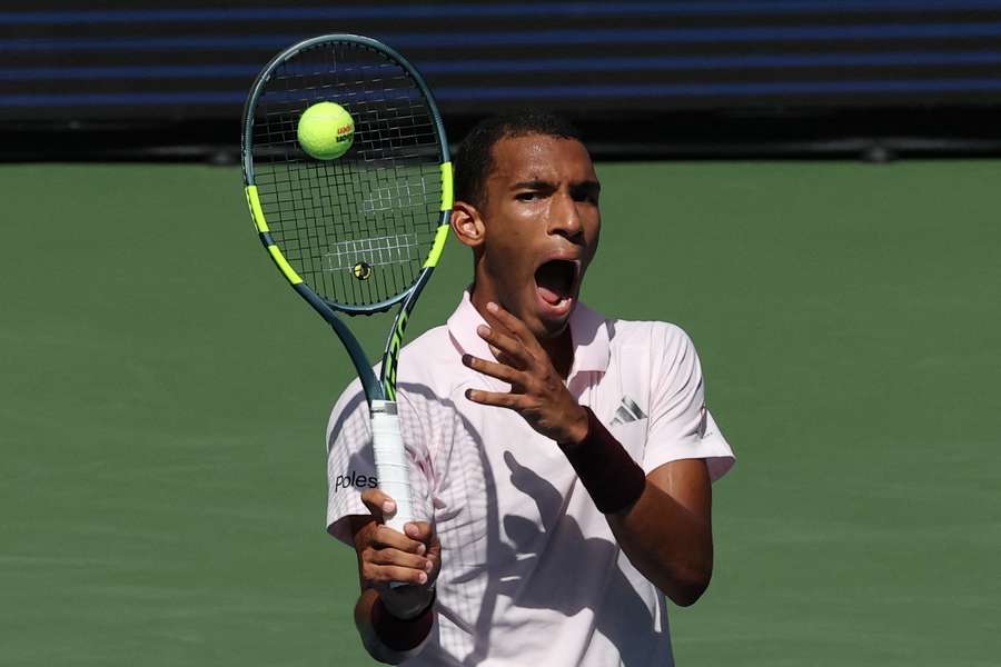 Auger-Aliassime em ação