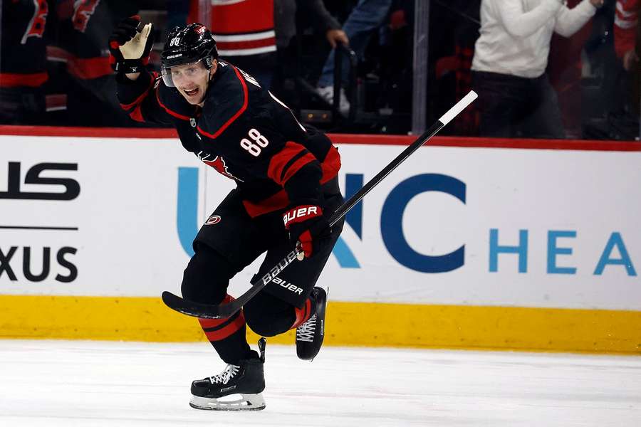 Martin Nečas vládne produktivitě NHL.