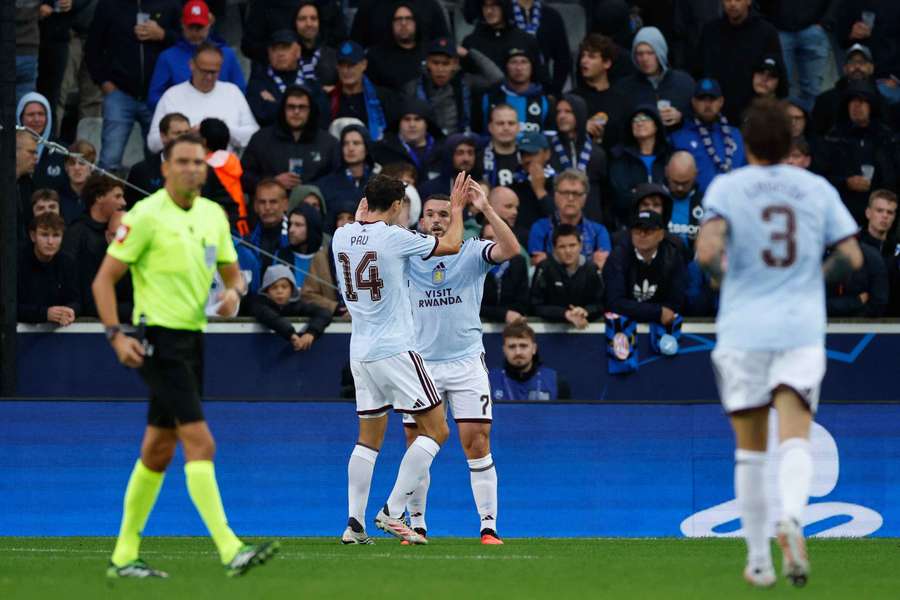 McGinn slaví první gól sezony LM. McGinn slaví první gól sezony LM.