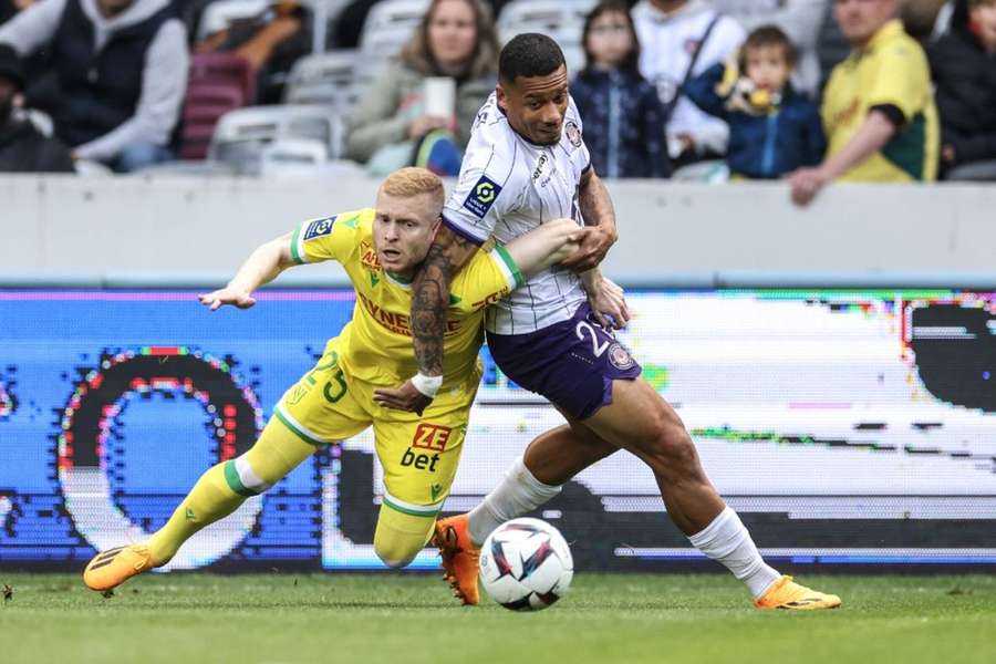 Toulouse ended their five-match Ligue 1 losing streak on home soil
