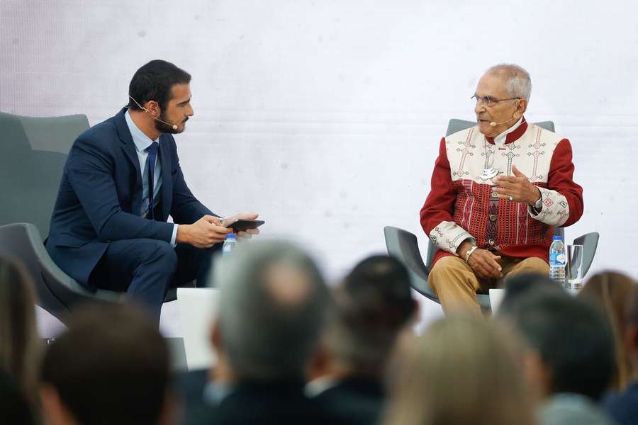 O presidente de Timor-Leste, José Ramos Horta (direita)