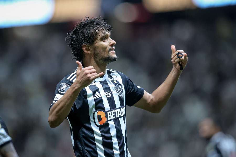 Gustavo Scarpa fez dois gols em mais uma vitória do Galo na Libertadores