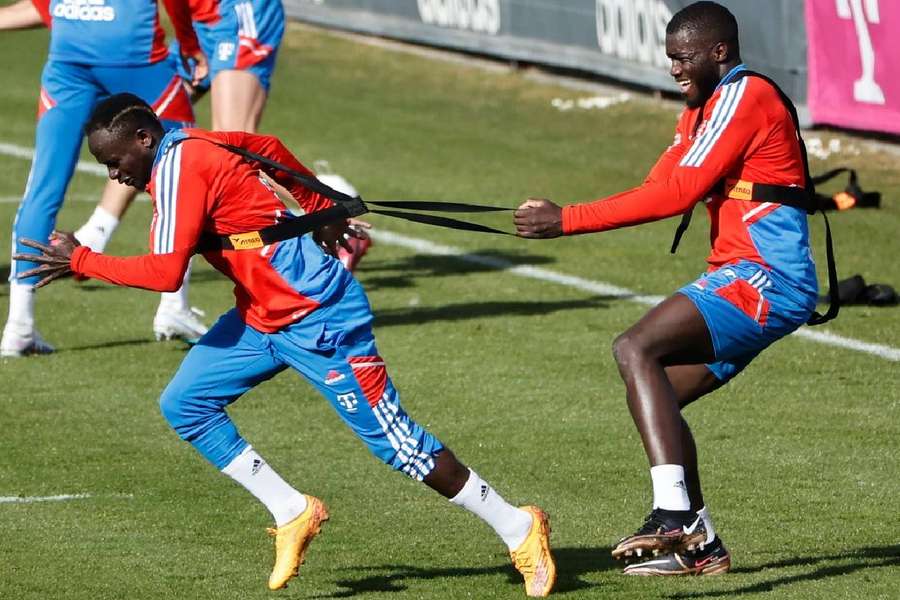Mane sofreu lesão na perna pouco antes da Copa 