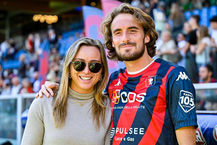 Stefanos Tsitsipas y Paula Badosa, aficionados de excepción durante el último partido Génova-Roma