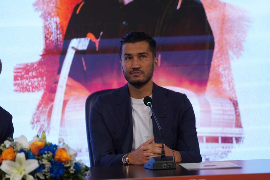 Nuri Şahin a semnat un contract pe o perioadă de 3 ani cu Istanbul Bașakșehir