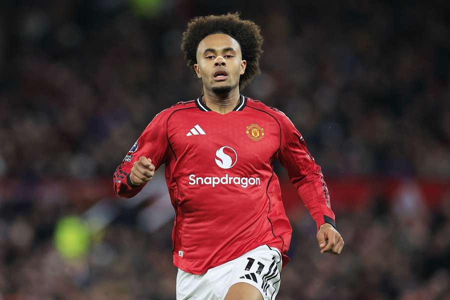 Joshua Zirkzee transfer on ice as Man United make fresh decision Joshua Zirkzee transfer on ice as Man United make fresh decision
