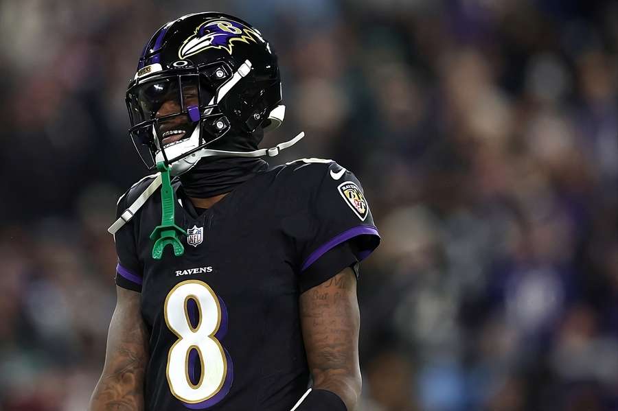 Lamar Jackson is all smiles as the fans are making their voices heard in early Pro Bowl voting