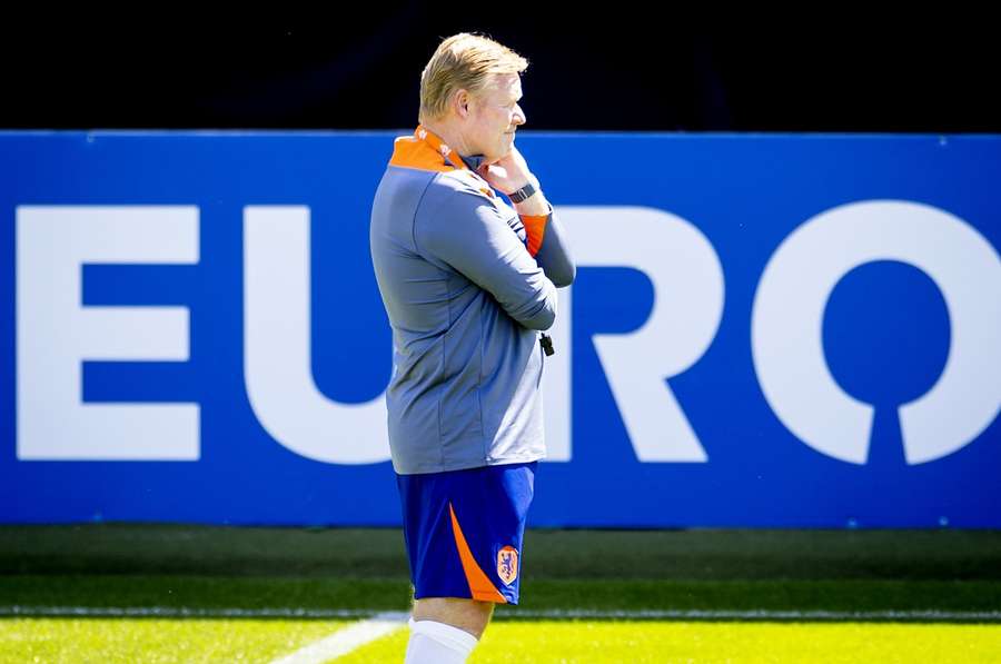 Koeman blijft kalm na vertraging