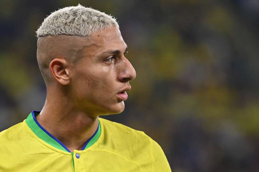 Richarlison foi autor de dois gols no primeiro jogo contra a Sérvia