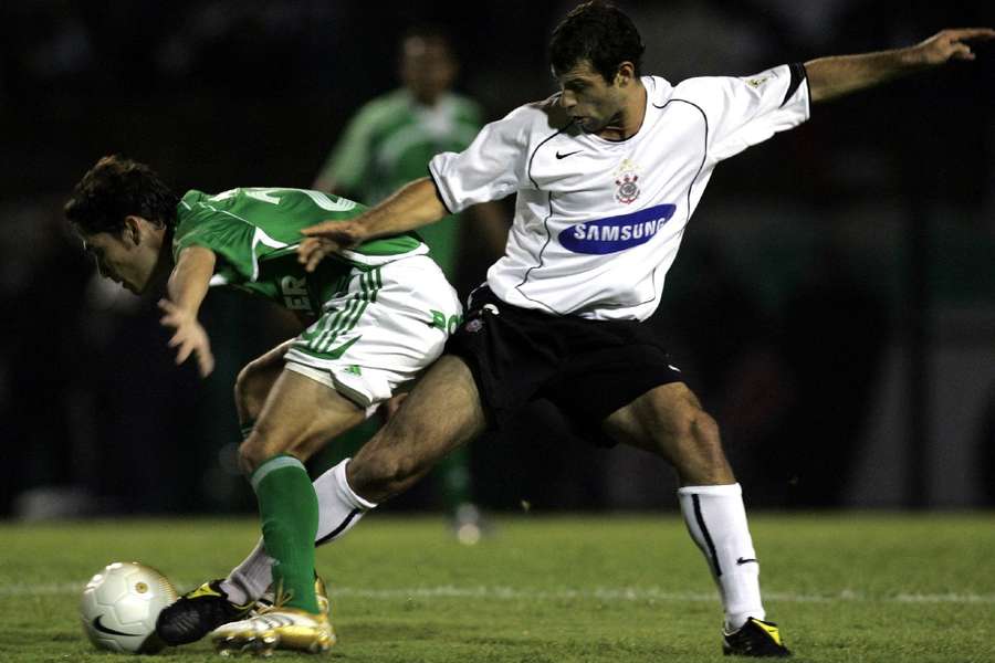 Mascherano em ação com a camisa do Corinthians