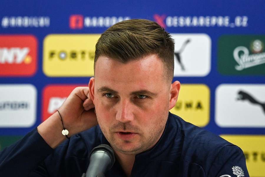 Köstl na tiskové konferenci.