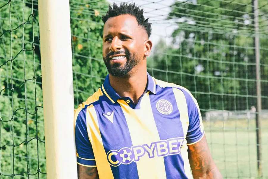 Cafú ao serviço do AEL Limassol Cafú ao serviço do AEL Limassol