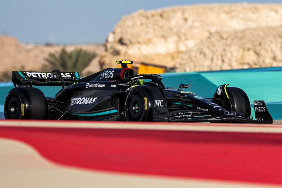 Lewis Hamilton teve um dia consistente no Bahrein