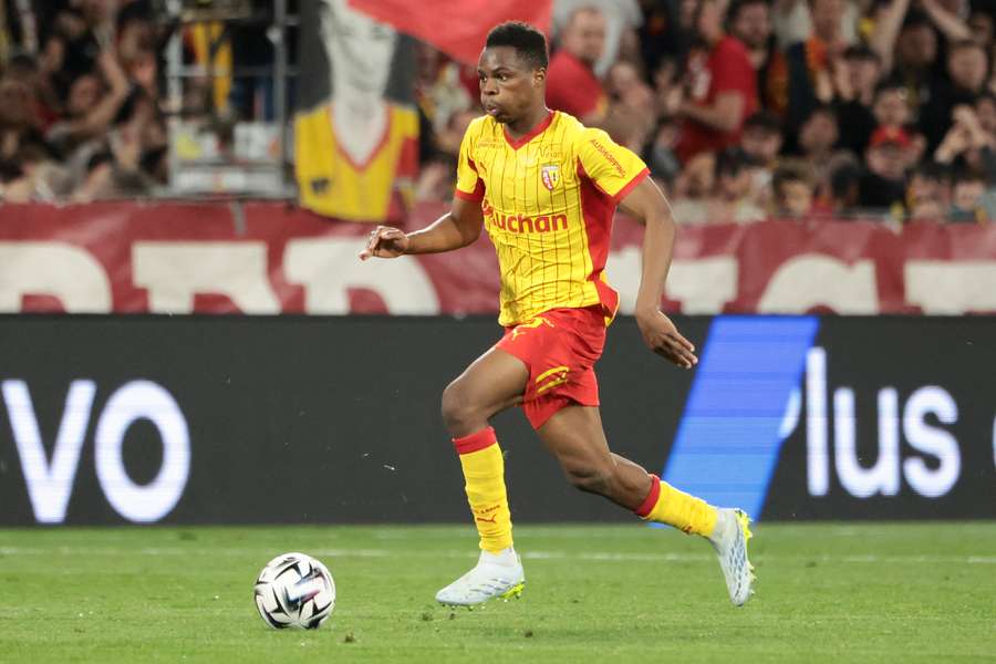 Mamadou Sangaré s'engage avec Brentford, "transfert record" pour le RC Lens Mamadou Sangaré s'engage avec Brentford, "transfert record" pour le RC Lens