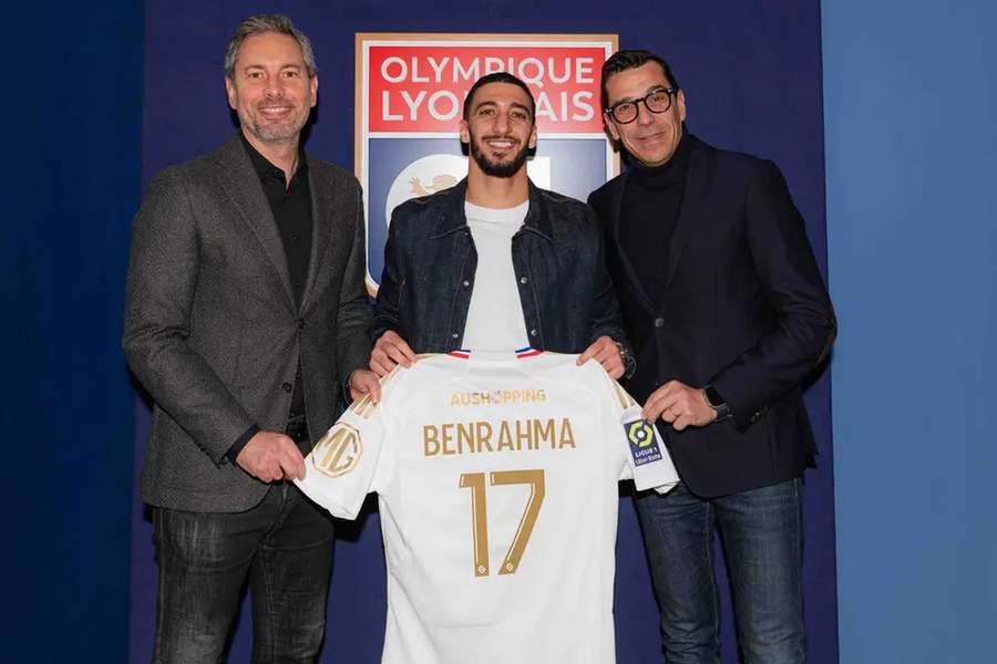 Benrahma apresentado no Lyon