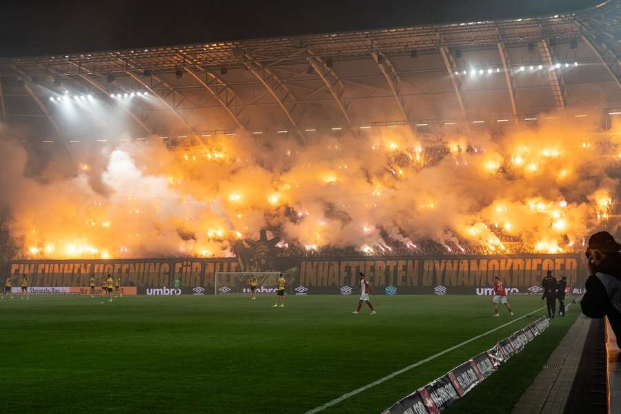 Aproape 30.000 de spectatori au asistat la partida dintre Dynamo Dresda și Hallescher