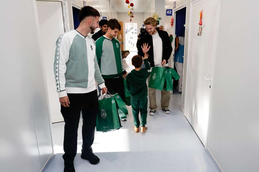 Inácio, Bragança e Hjulmand durante a visita