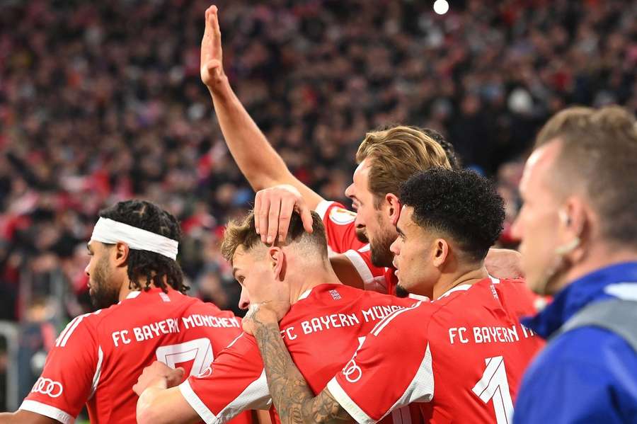 Danke eines Doppelschlags von Kane und Díaz haben die Bayern RB Leipzig besiegt