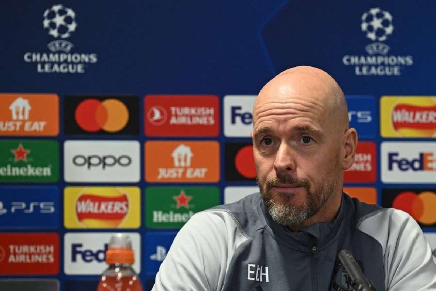 Ten Hag en conférence de presse ce lundi.