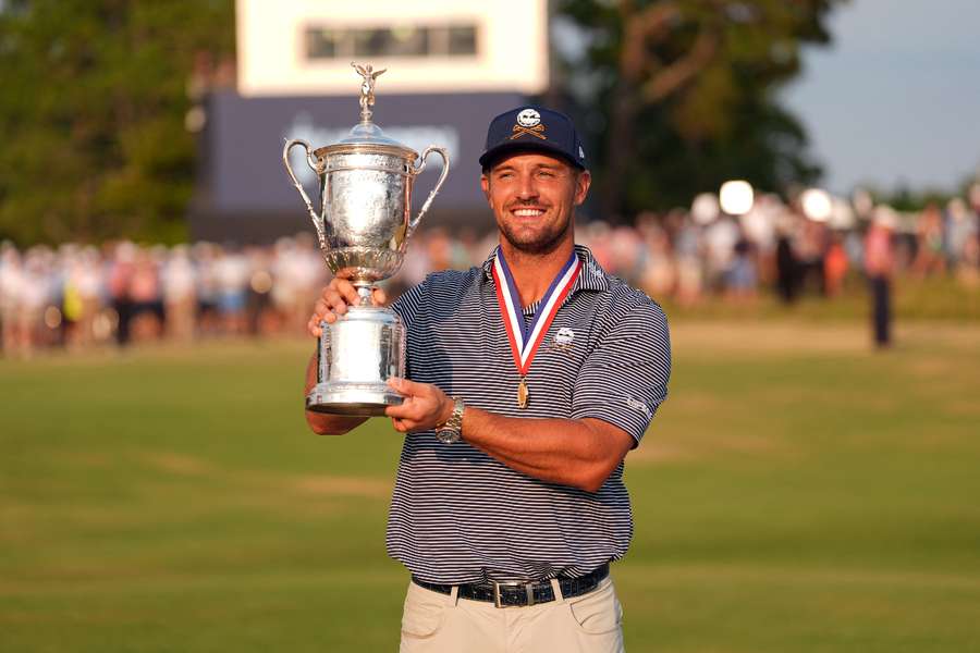 Bryson DeChambeau lifts his second major