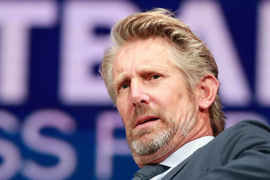 Van der Sar,  executivo-chefe do Ajax, avalia situação entre diretoria e jogadores do Liverpool 