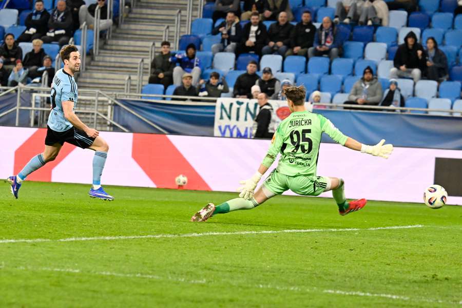 Šporar strelil dva góly.