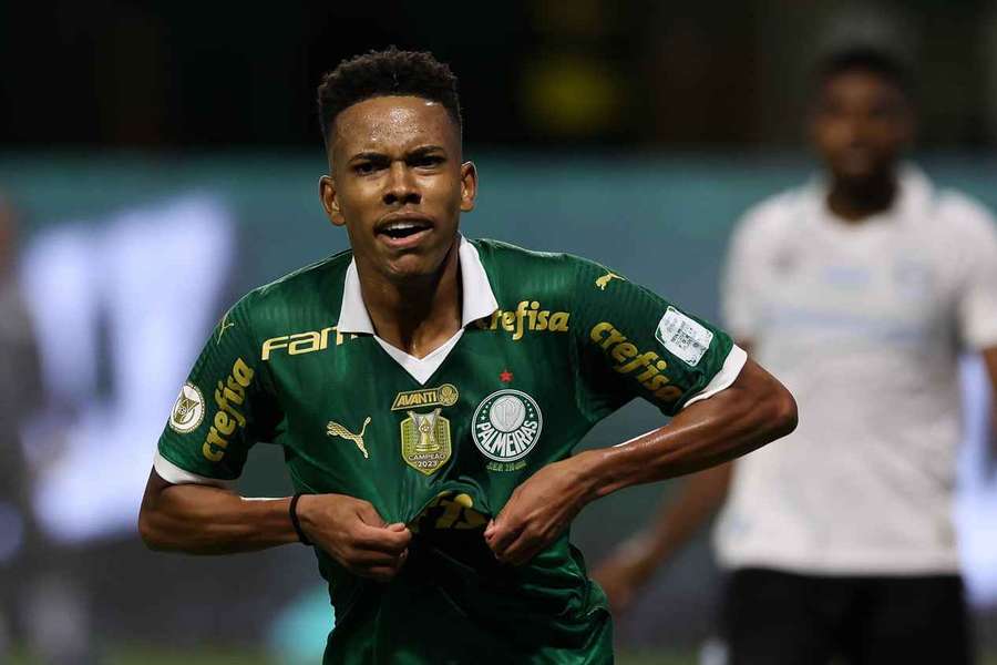 Estêvão fica no Palmeiras somente até o meio de 2025