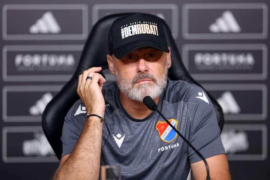 Trenér Baníku Pavel Hapal přiznal, že Legia byla lepším týmem.