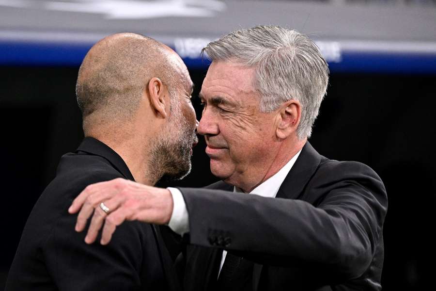 Ancelotti e Guardiola se cumprimentaram calorosamente antes e depois do jogo.