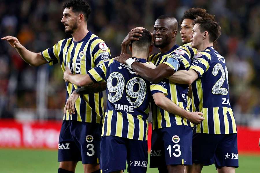 Enner Valencia foi o herói do Fenerbahçe