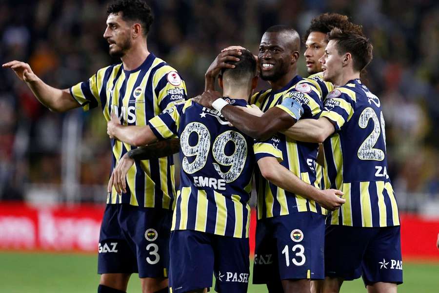 Enner Valencia foi o herói do Fenerbahçe