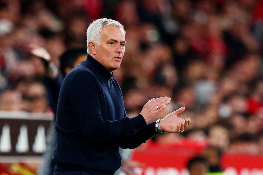 "He called me a traitor" - Mourinho slams Porto assistant after ANOTHER red card "He called me a traitor" - Mourinho slams Porto assistant after ANOTHER red card