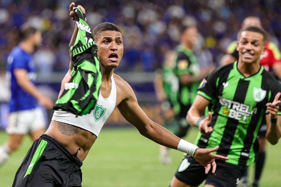 América-MG derrotou o Cruzeiro e chegou à quarta vitória no Estadual 