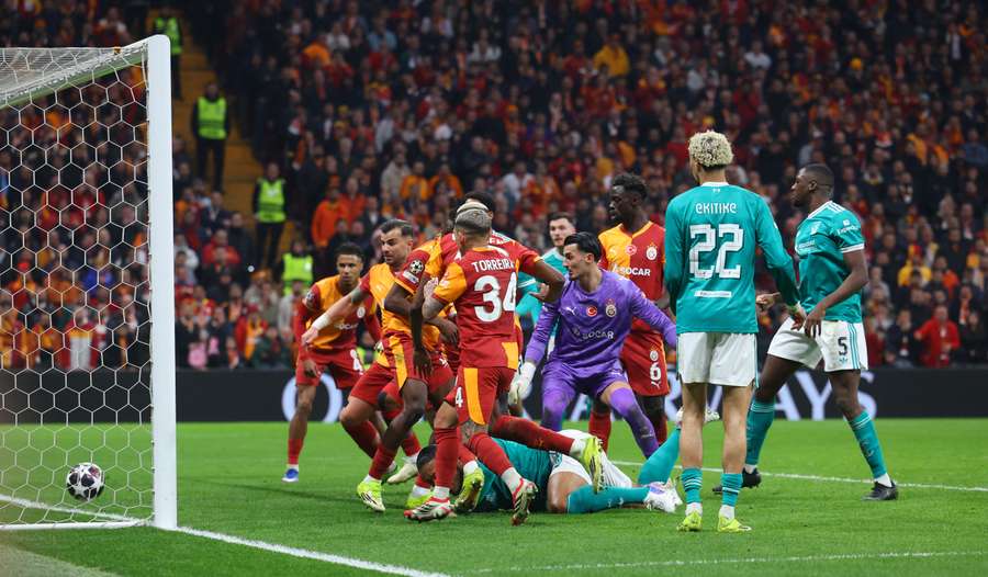 Piłka w siatce Galaty wywołała konsternację, ale tylko na chwilę...