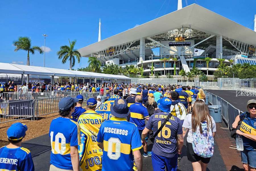 Jedno z wejść do Hard Rock Stadium