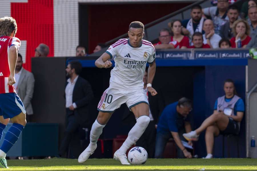 Mbappé sa stihol zotaviť. Mbappé sa stihol zotaviť.