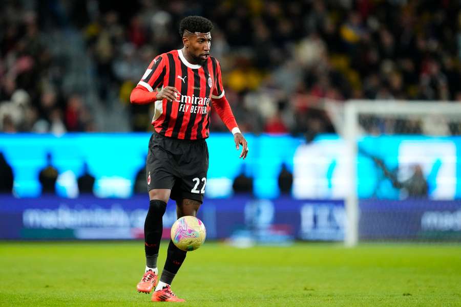 Emerson Royal ao serviço do AC Milan