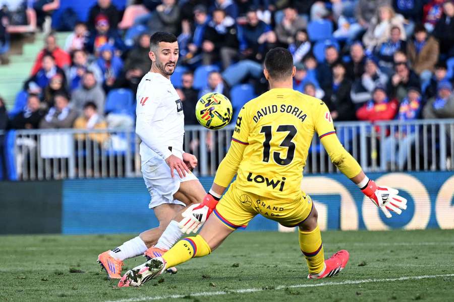 Gaya těsně před vstřeleným gólem.