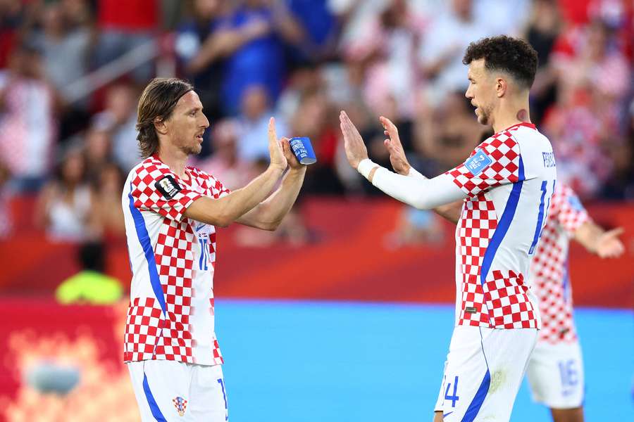 Luka Modric con Ivan Perisic durante il match Panama-Croazia