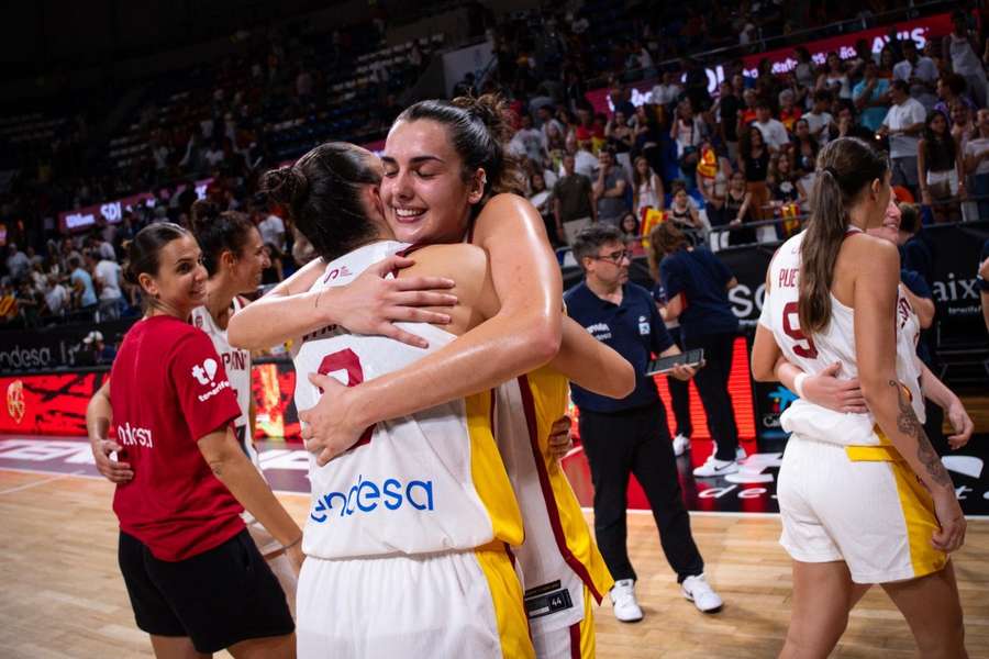 Las jugadoras de España celebran su victoria ante Bélgica