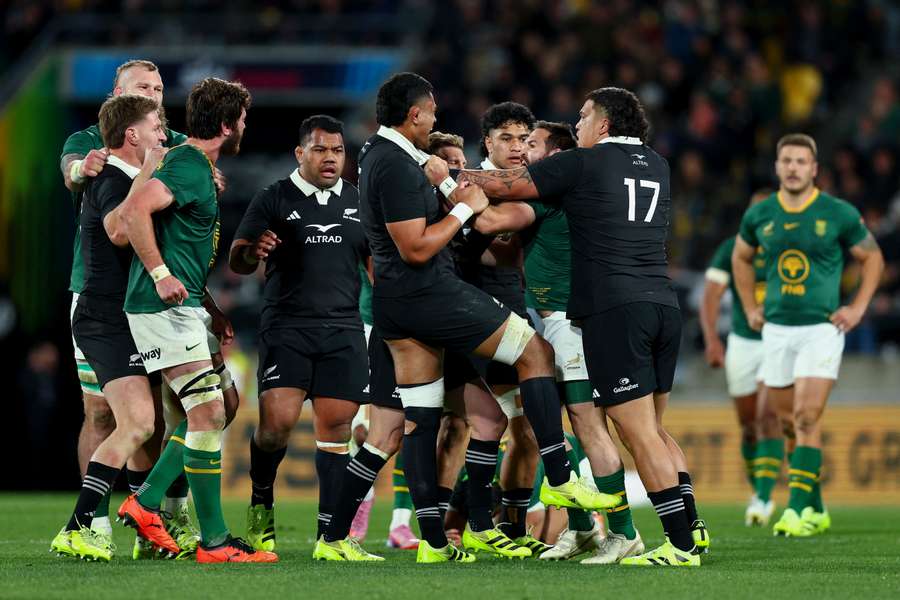 The gloves appear to be off between South Africa and New Zealand ahead of the first test The gloves appear to be off between South Africa and New Zealand ahead of the first test