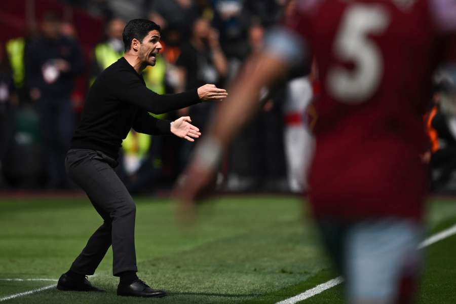 Mikel Arteta gives instructions after Arsenal let a two-goal lead slip to draw 2-2 at West Ham