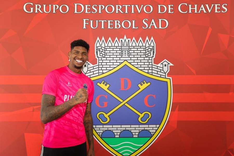 Hugo Souza chega emprestado pelo Flamengo