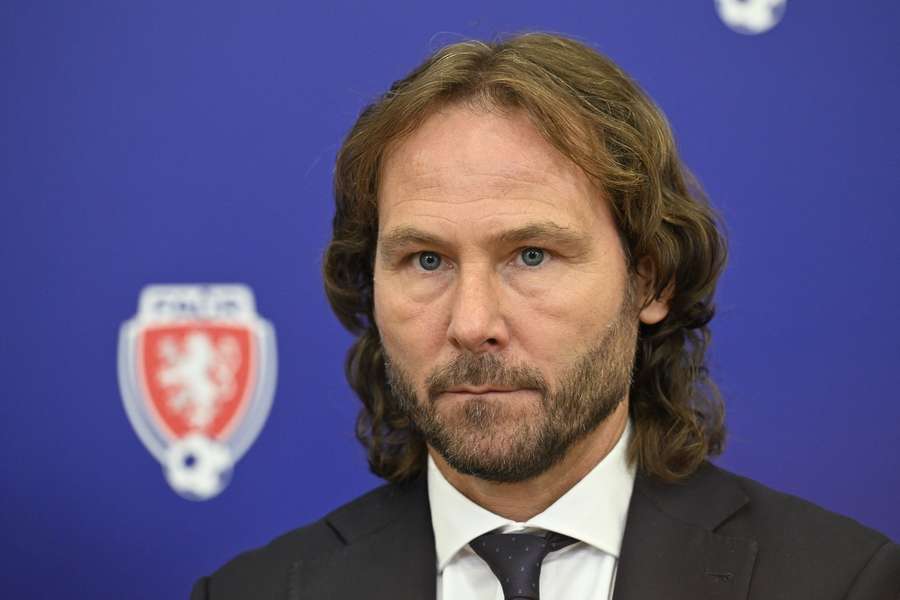 Pavel Nedvěd zatím otázku nového reprezentačního kouče příliš nevyjasnil. Pavel Nedvěd zatím otázku nového reprezentačního kouče příliš nevyjasnil.