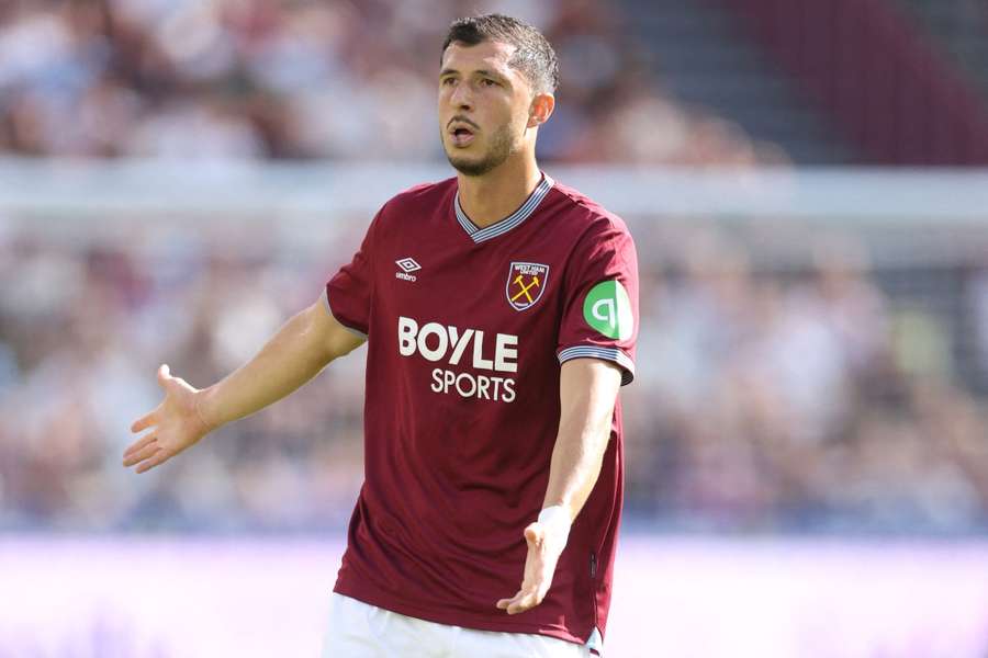 Guido Rodríguez, con el West Ham