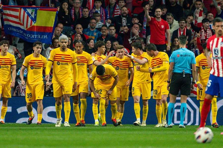 Saudi giants Al-Ittihad chasing Barcelona defender Kounde