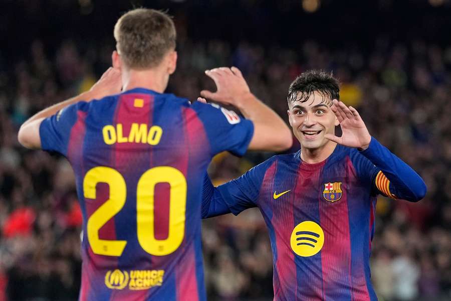 Olmo și Pedri, într-o fotografie de arhivă