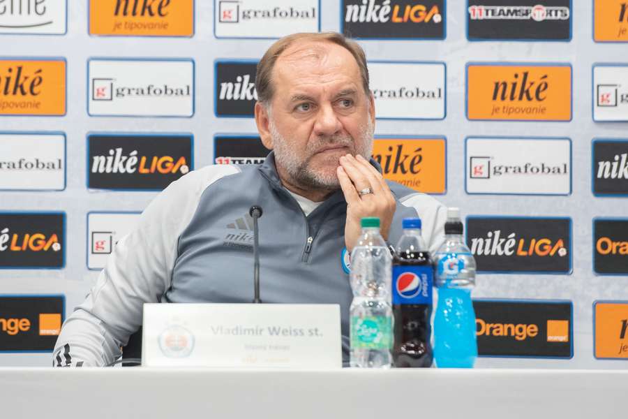 Tréner Vladimír Weiss musí po odvete v Haife prepnúť z Ligy majstrov na Európsku ligu.